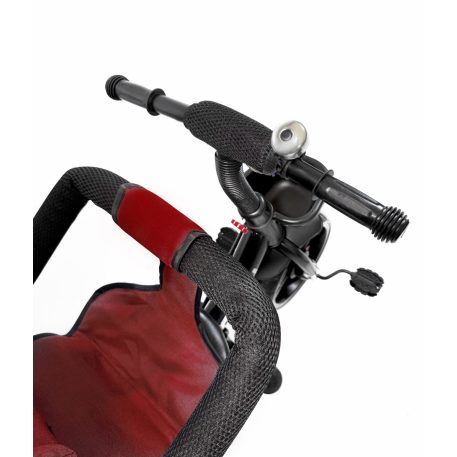 MK H-Trike Hurricane trojkolka s otočným sedadlom o 360 stupňov – červeno-čierna farba